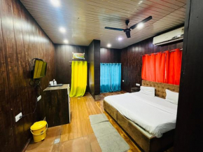 Hotel Mannat Near Shalimar Bagh Metro